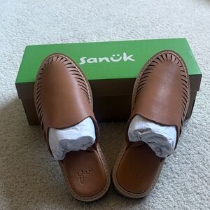 Sanuk Women’s Hurrache slip on